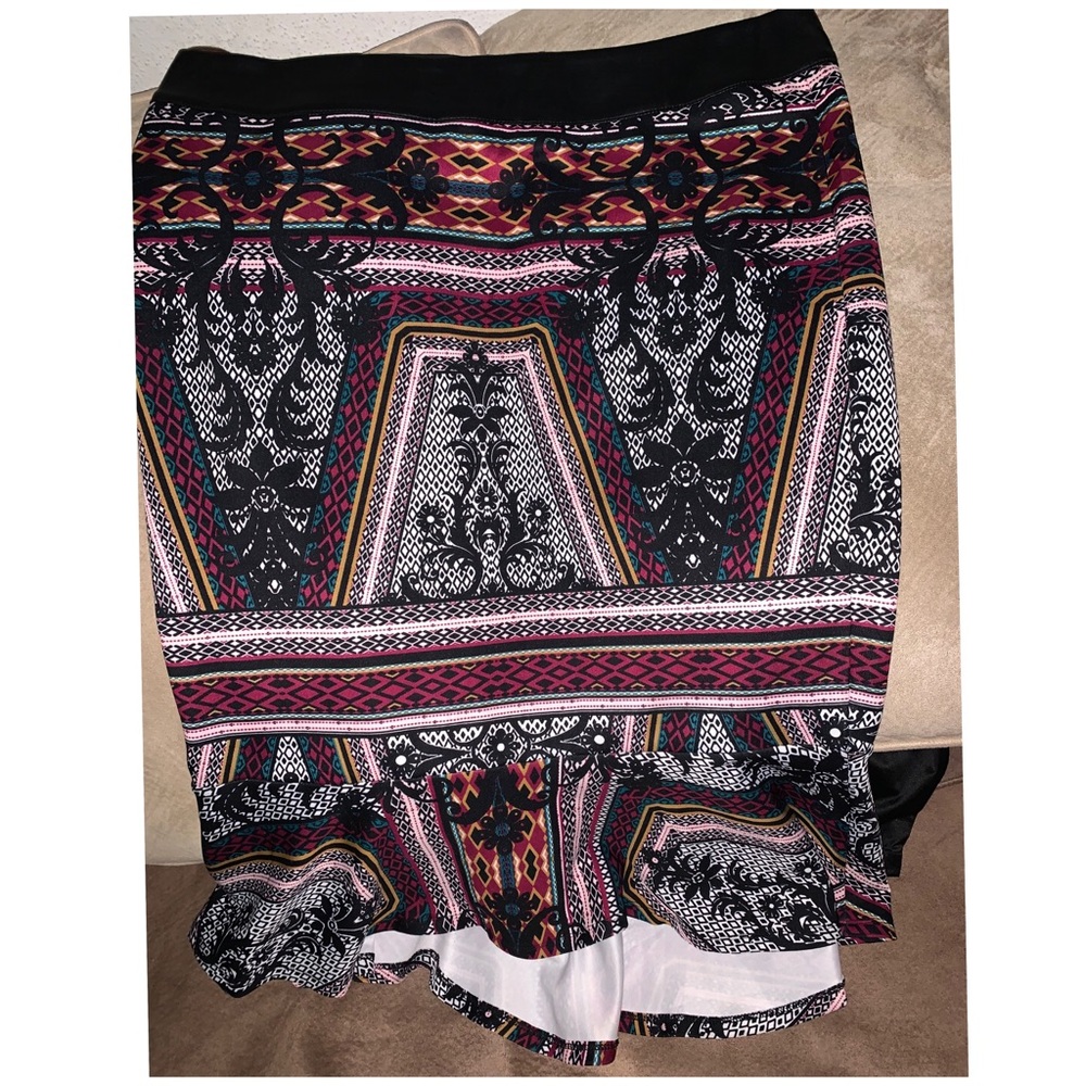Skirt (faux leather trim)